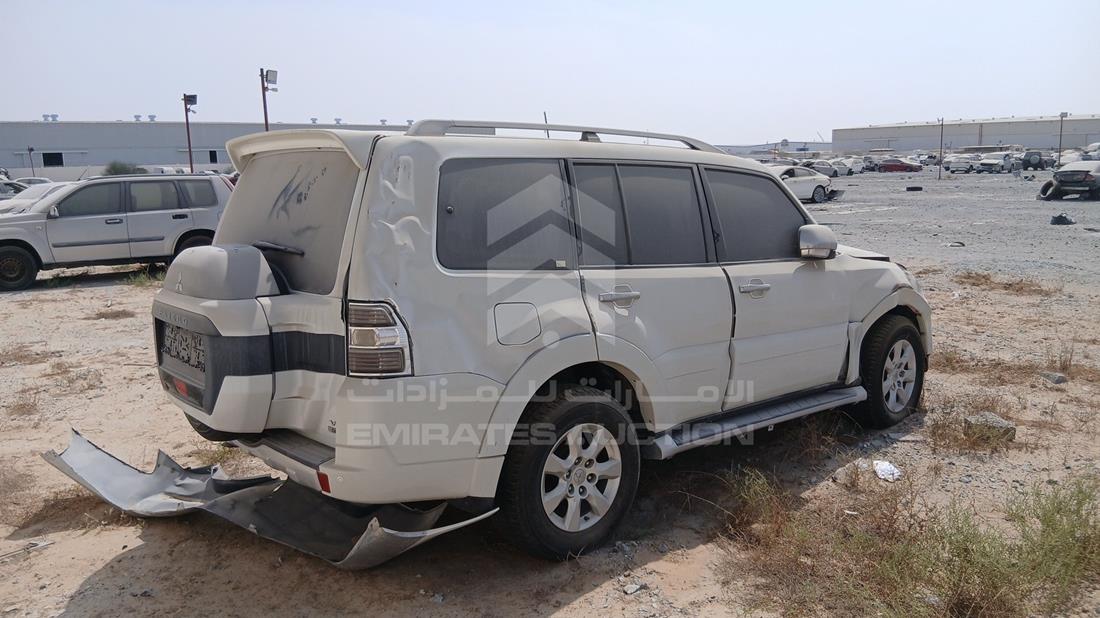 2017 Mitsubishi Pajero — Rear Right Angle — Photo 7