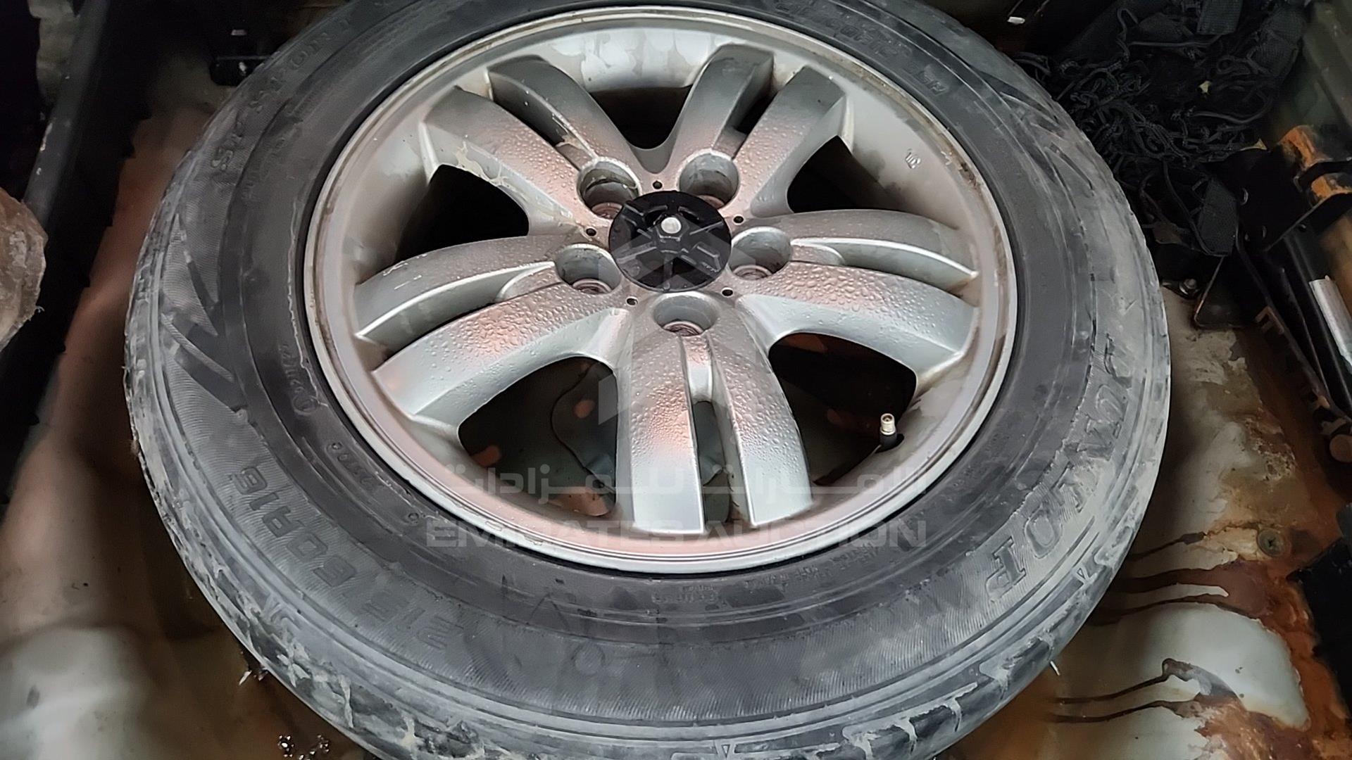 2008 HYUNDAI TUCSON VIN: KMHJM81B28U818546