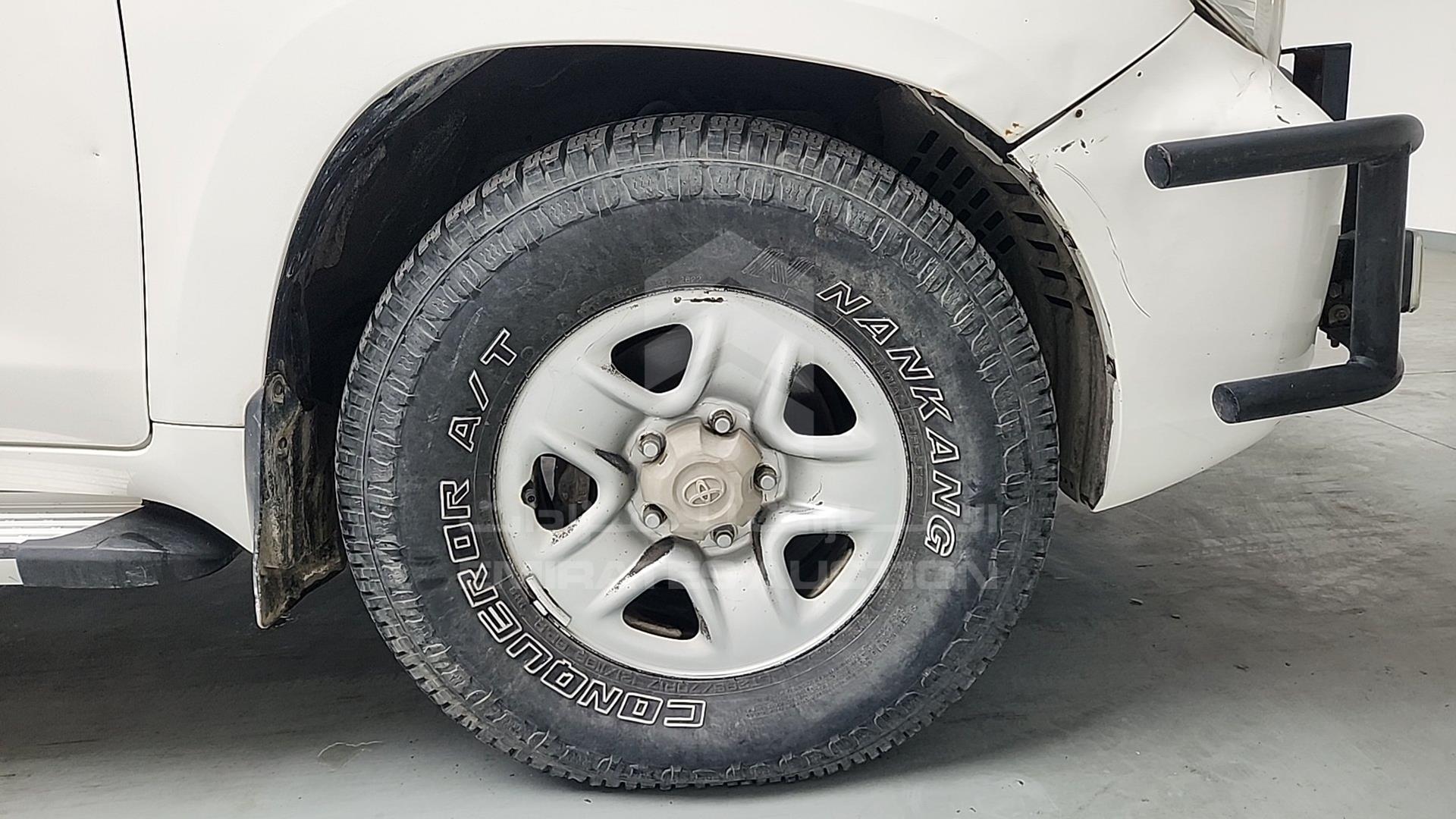 2014 TOYOTA LC 200 VIN: JTMHV09J404134874