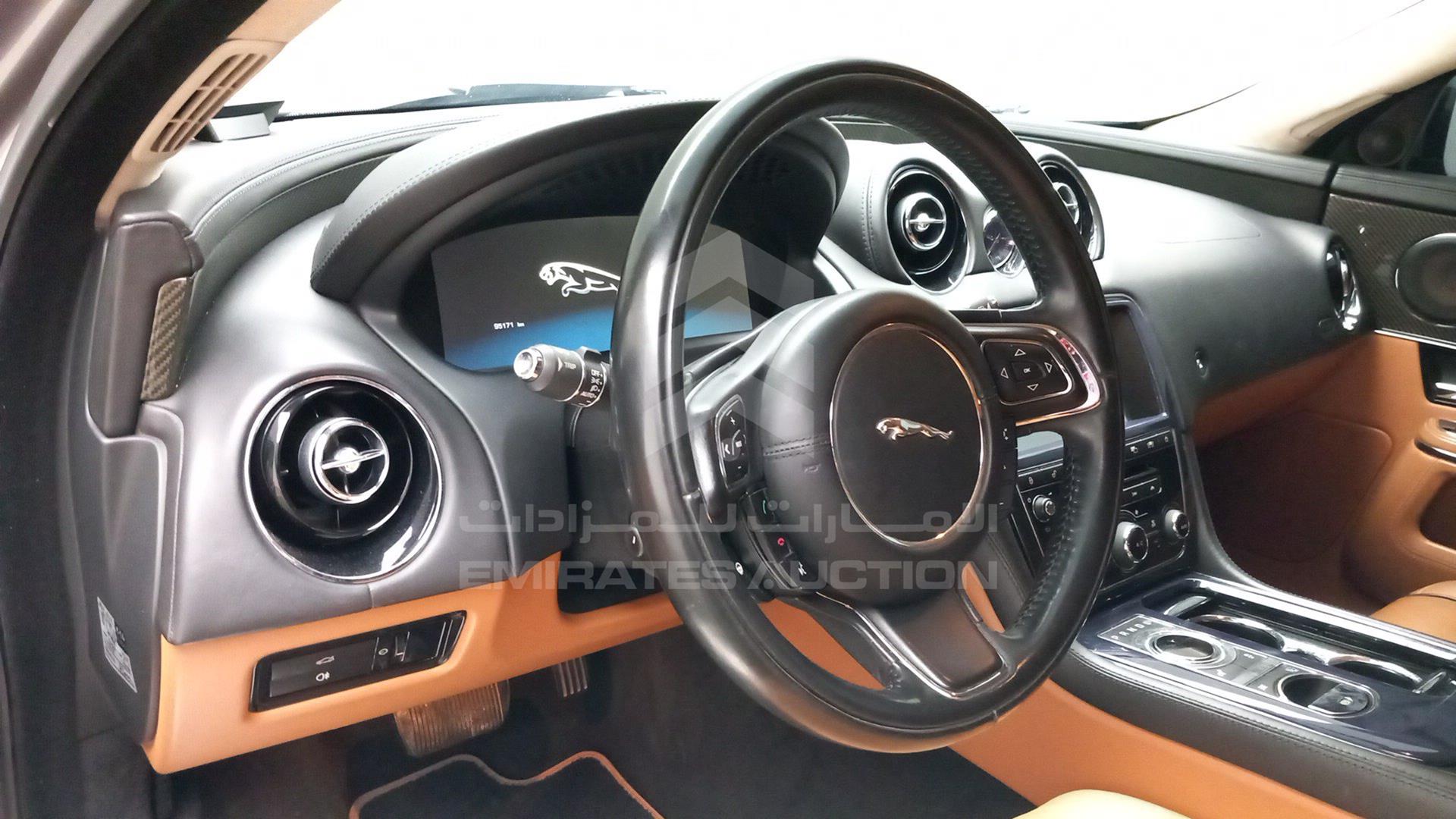 2010 JAGUAR X J VIN: SAJKA26J1AMV01346