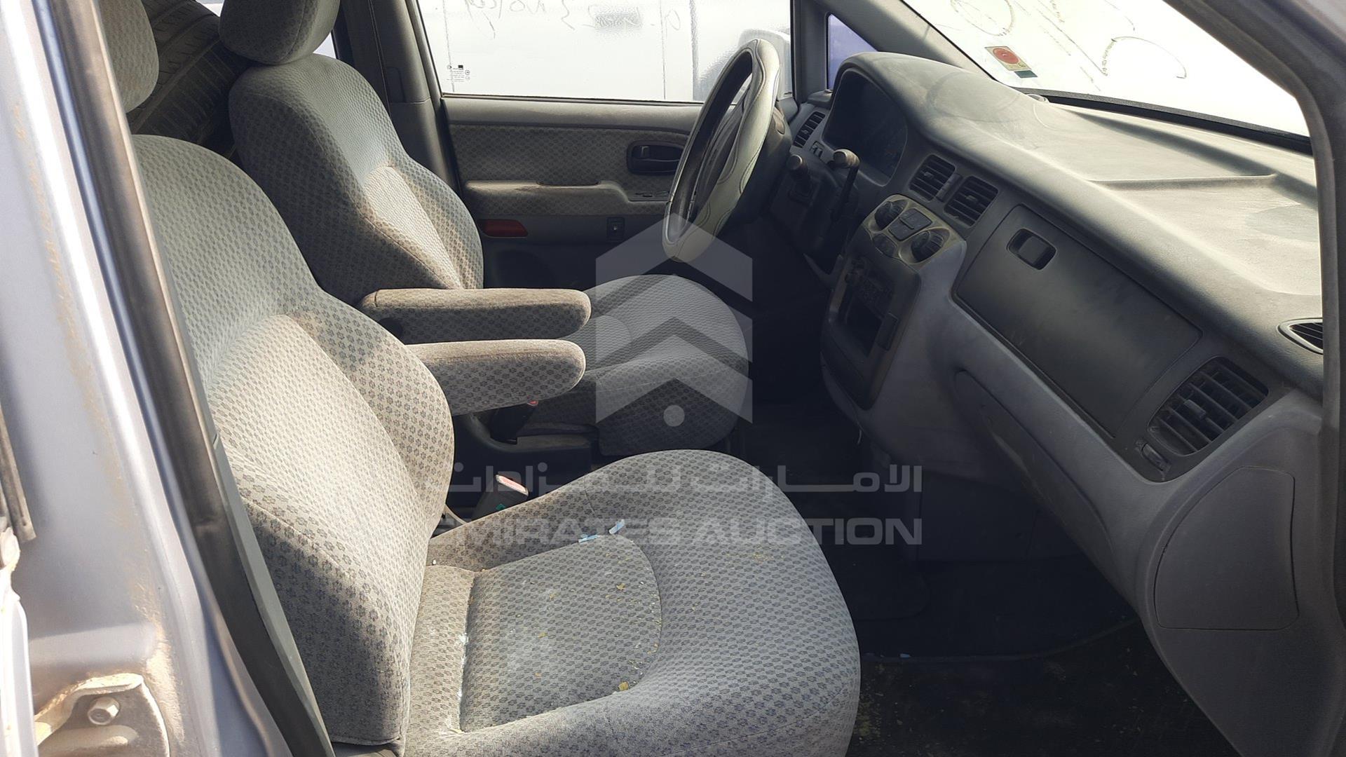 2003 HYUNDAI TRAJET VIN: KMHMH81C83U149511