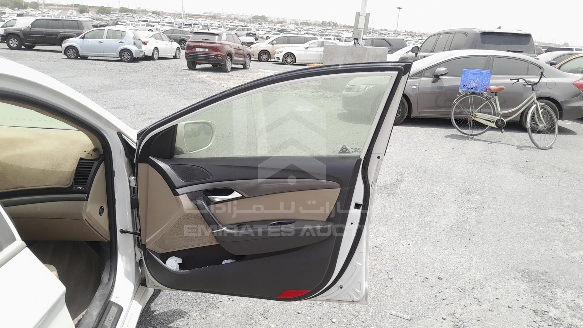 2014 HYUNDAI I40 VIN: KMHLC81C3EU063018