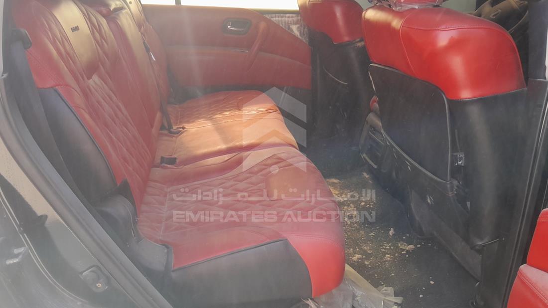 نيسان باترول 2011 — زاوية الراكب الخلفي اليمنى — صورة 20