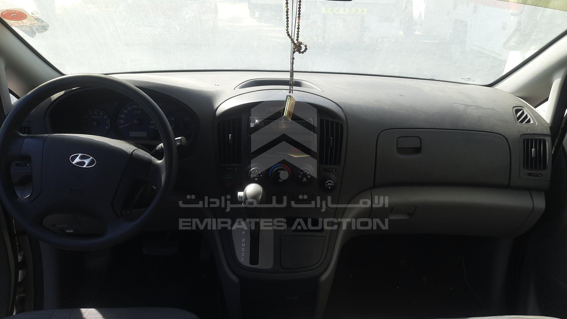 2016 HYUNDAI H1 VIN: KMJWA37R1GU734186