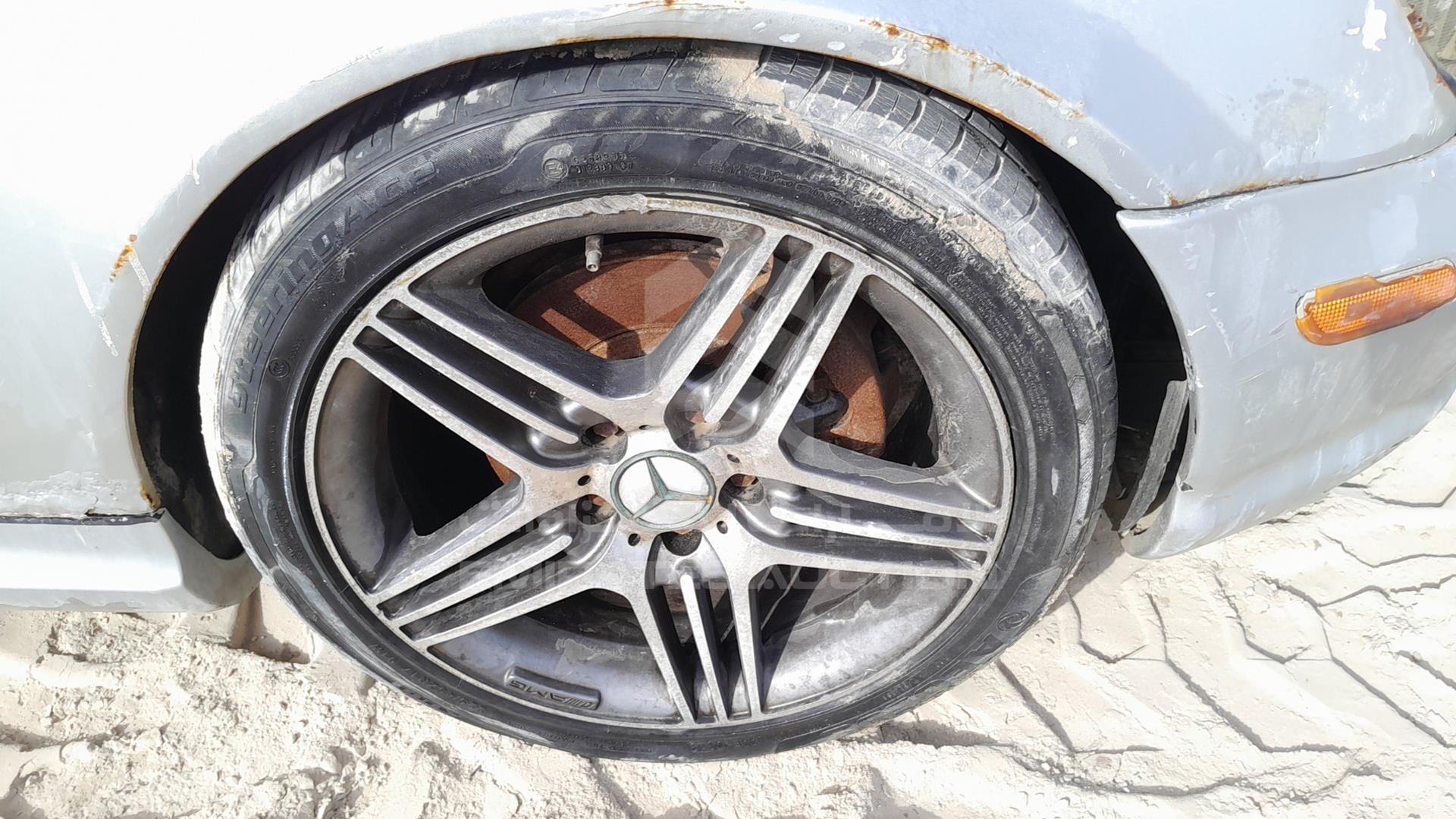 2001 MERCEDES SLK230 VIN: WDBKK49F61F206986