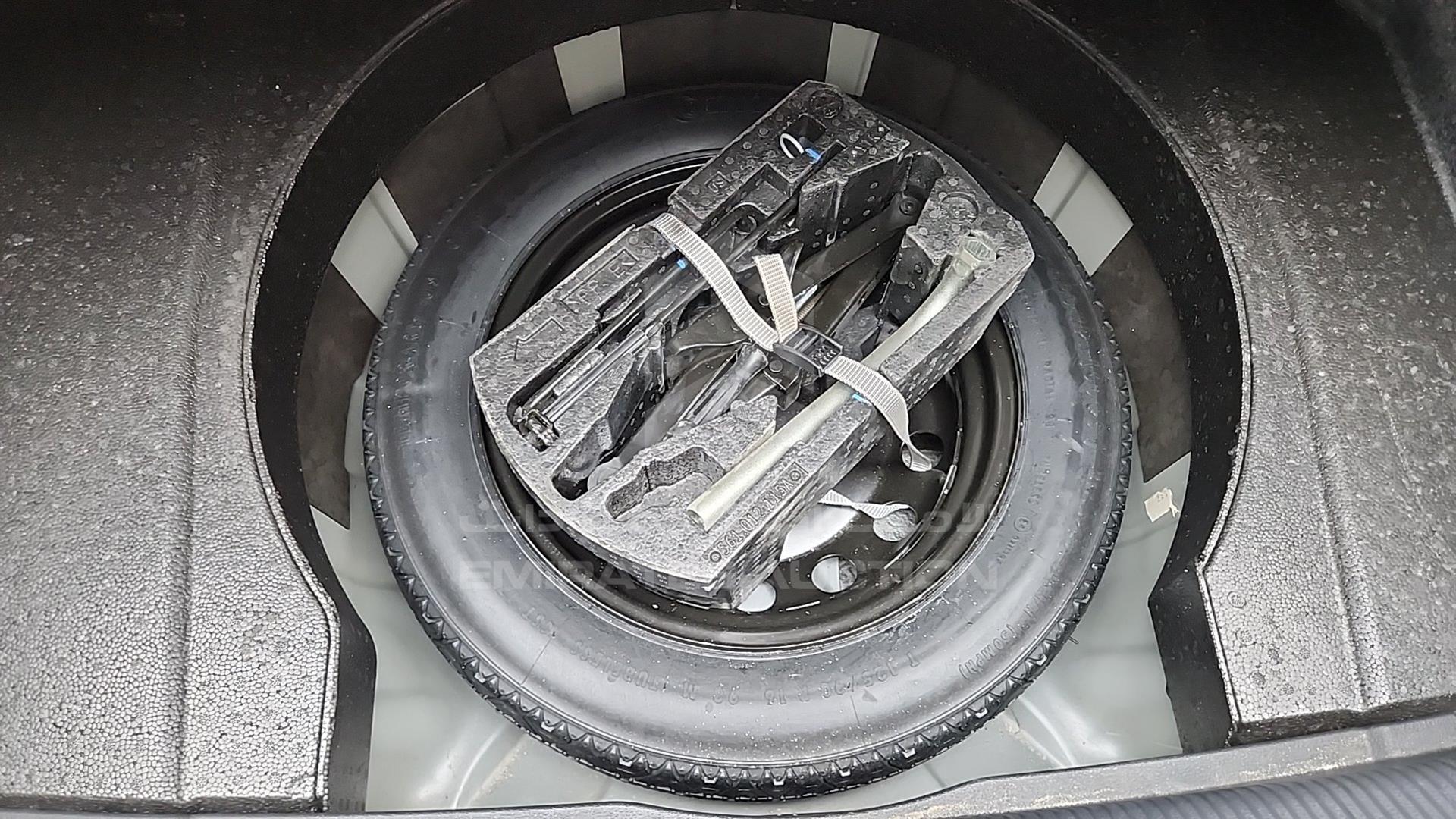 2018 VOLKSWAGEN PASSAT VIN: WVWAR7A32JC040107