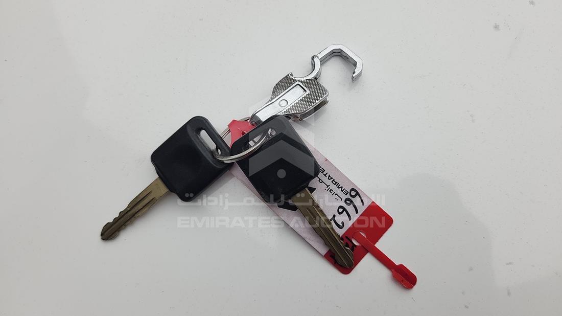 2016 Nissan Sunny — Keys — Photo 3
