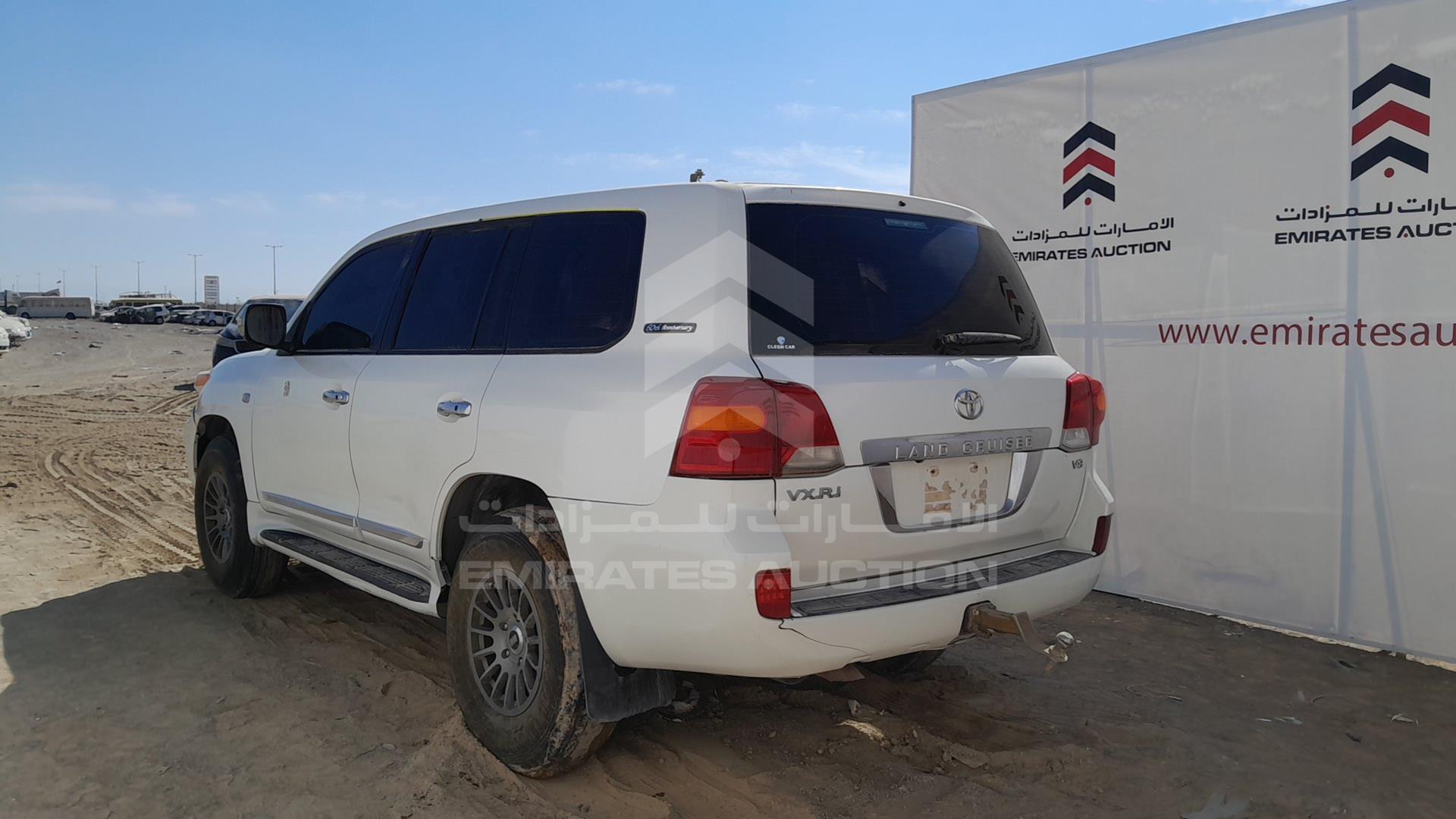 2011 TOYOTA LAND CRUISER VIN: JTMHT05J7B4041507