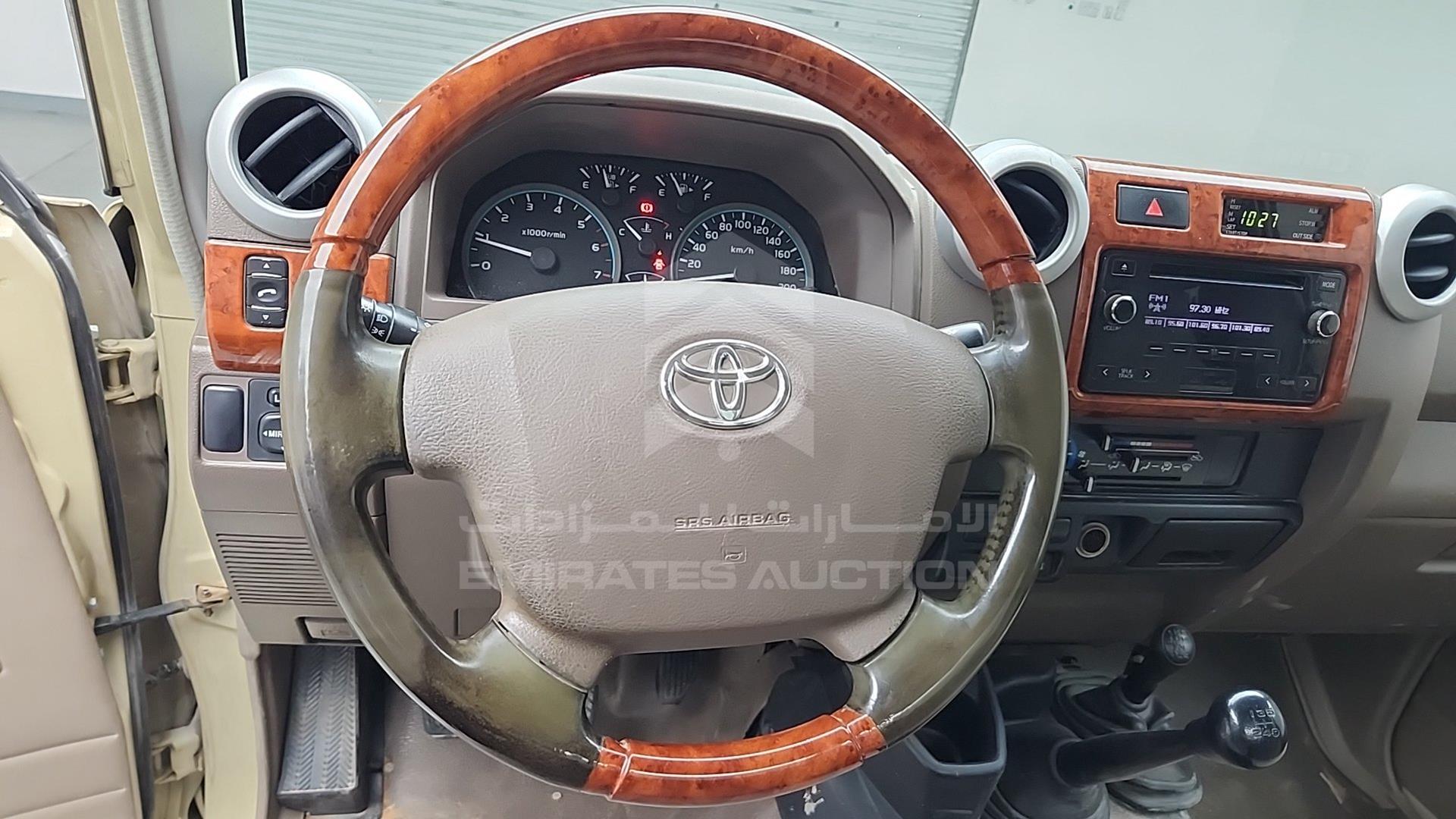 2015 TOYOTA LAND CRUISER VIN: JTFLU73J0F7004670