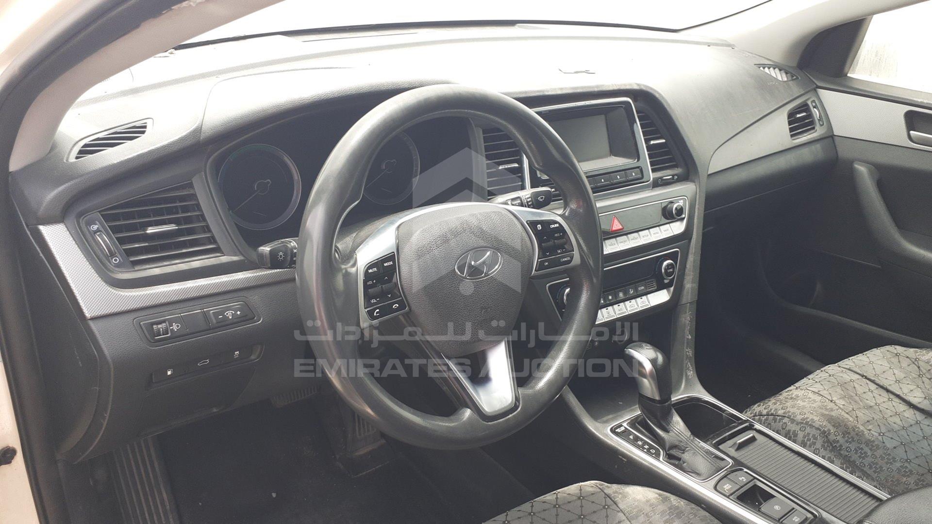 2019 HYUNDAI SONATA VIN: KMHE24130KA092672