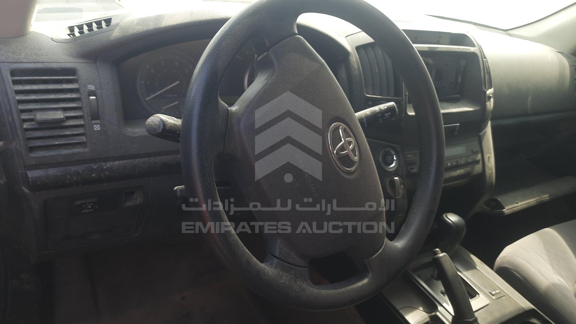 2011 TOYOTA LAND CRUISER VIN: JTMDU09J1B4033618