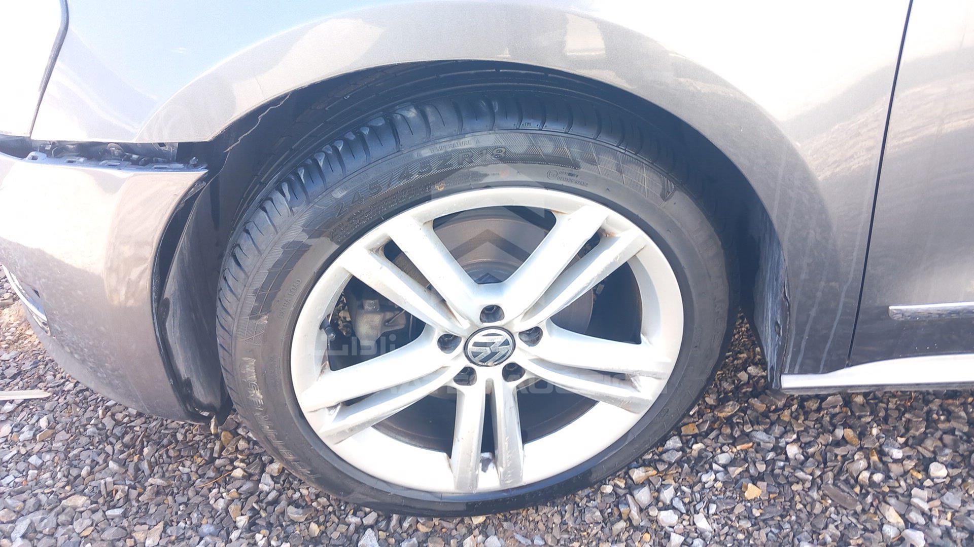2015 VOLKSWAGEN PASSAT VIN: WVWCR7A37FC001349