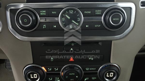 Land Rover LR4 2013 SALLAAAD4DA699072 Image 9