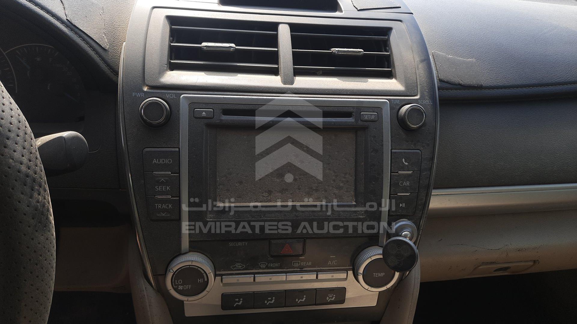 2015 TOYOTA --- VIN: 6T1BF9FK7FX585549