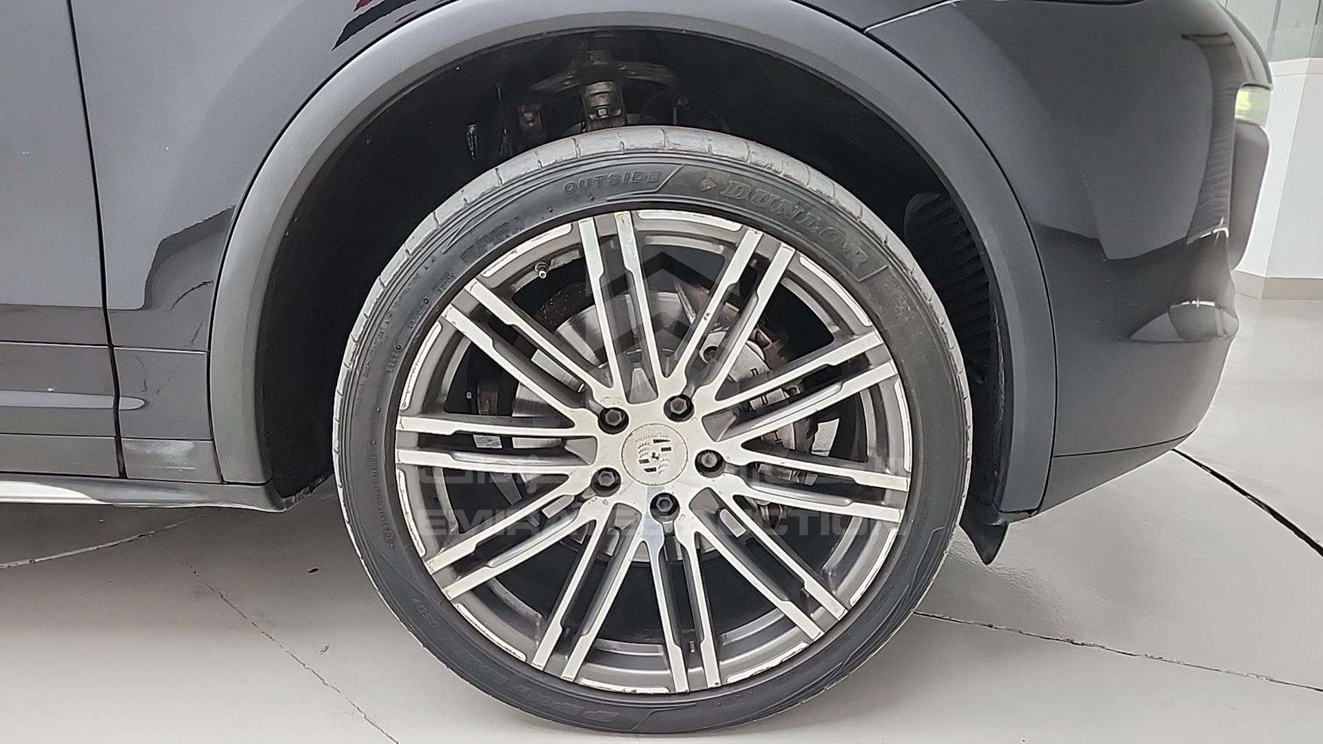 2015 PORSCHE CAYENNE VIN: WP1ZZZ92ZFLA60629