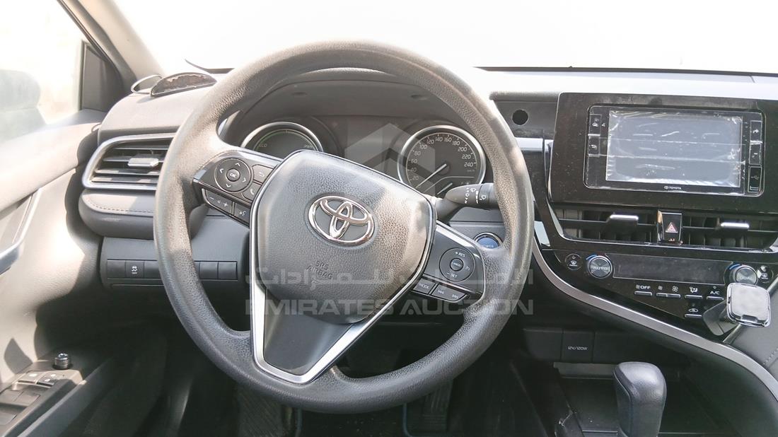 2024 Toyota Camry — Steering & Mounted Controls — Photo 13