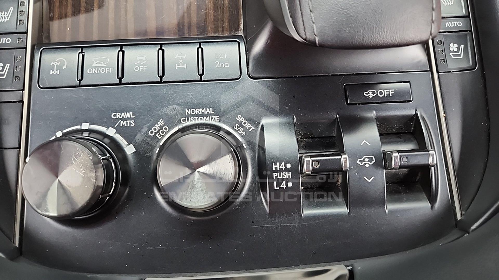 2018 LEXUS LX 570 VIN: JTJHY00W2J4259693