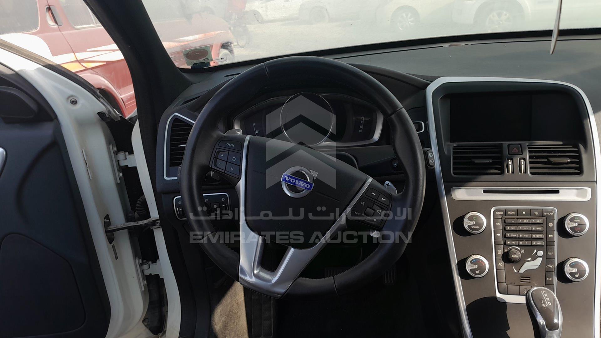 0 VOLVO XC 60 VIN: YV140CDZ6F2742194