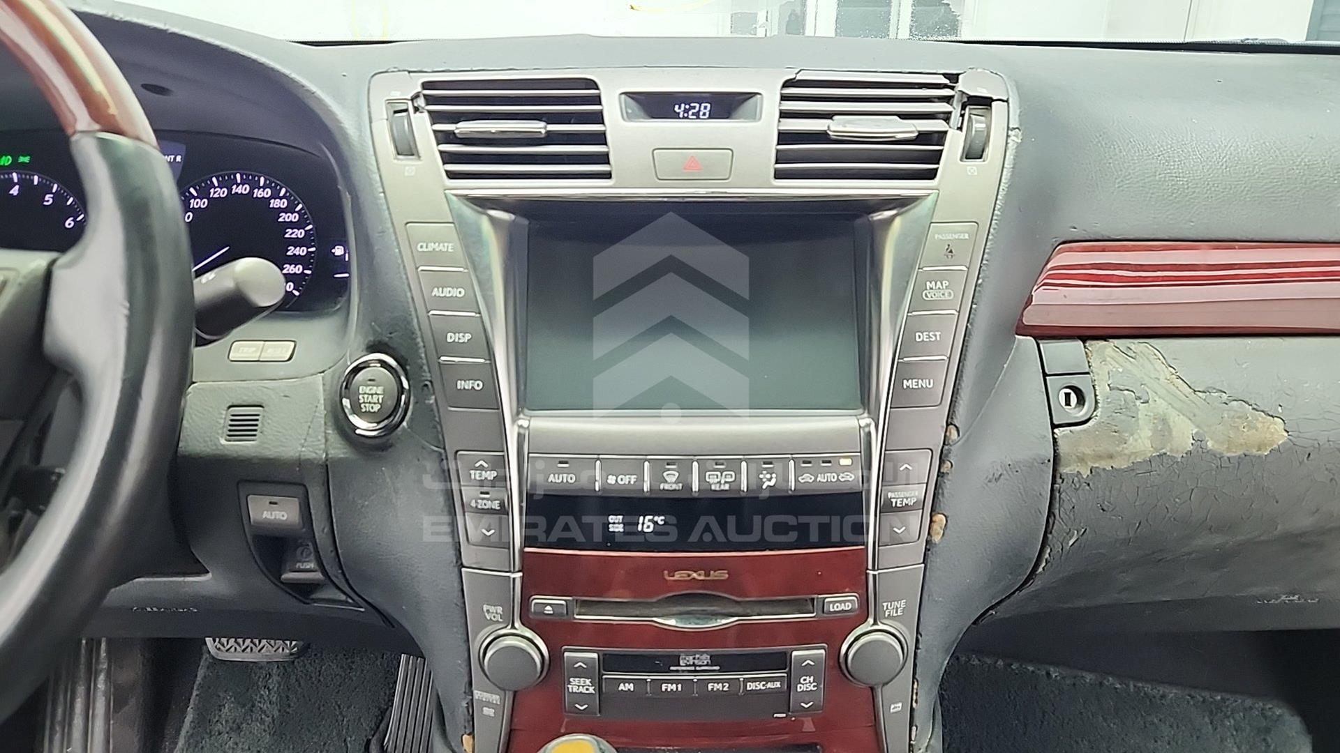 2009 LEXUS LS 460 VIN: JTHGL46F305036386