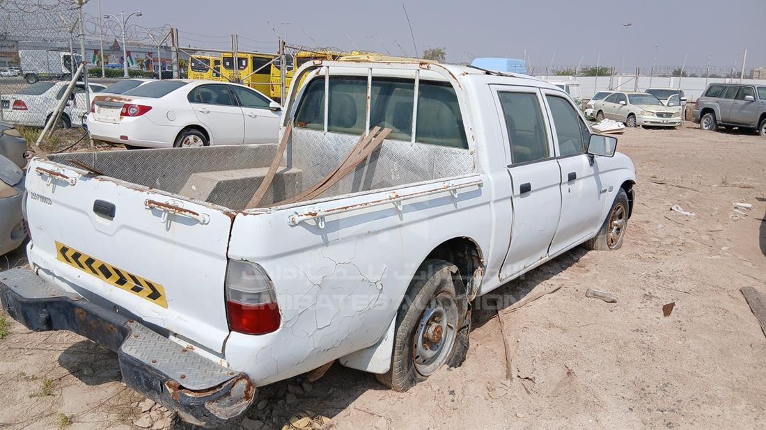 2005 Mitsubishi L 200 — Rear Right Angle — Photo 8