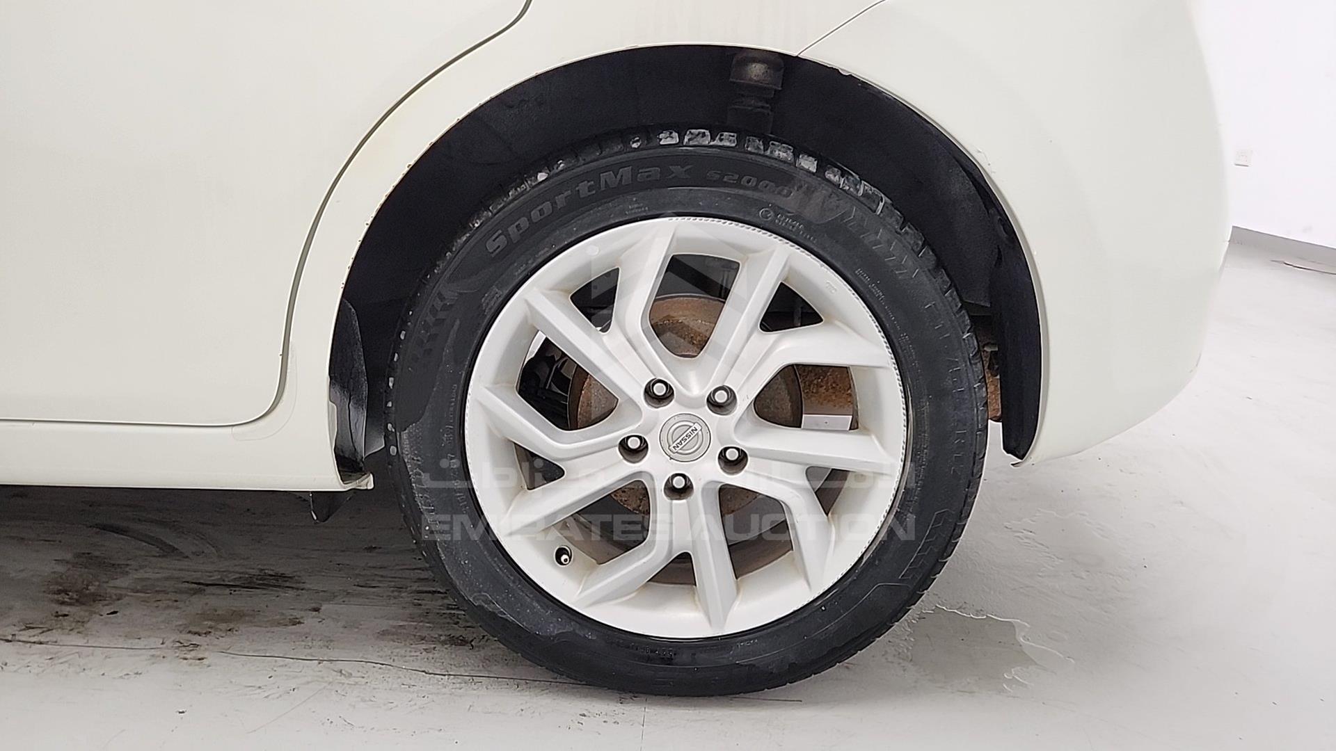 2014 NISSAN TIIDA VIN: MNTAC2C96E6000423