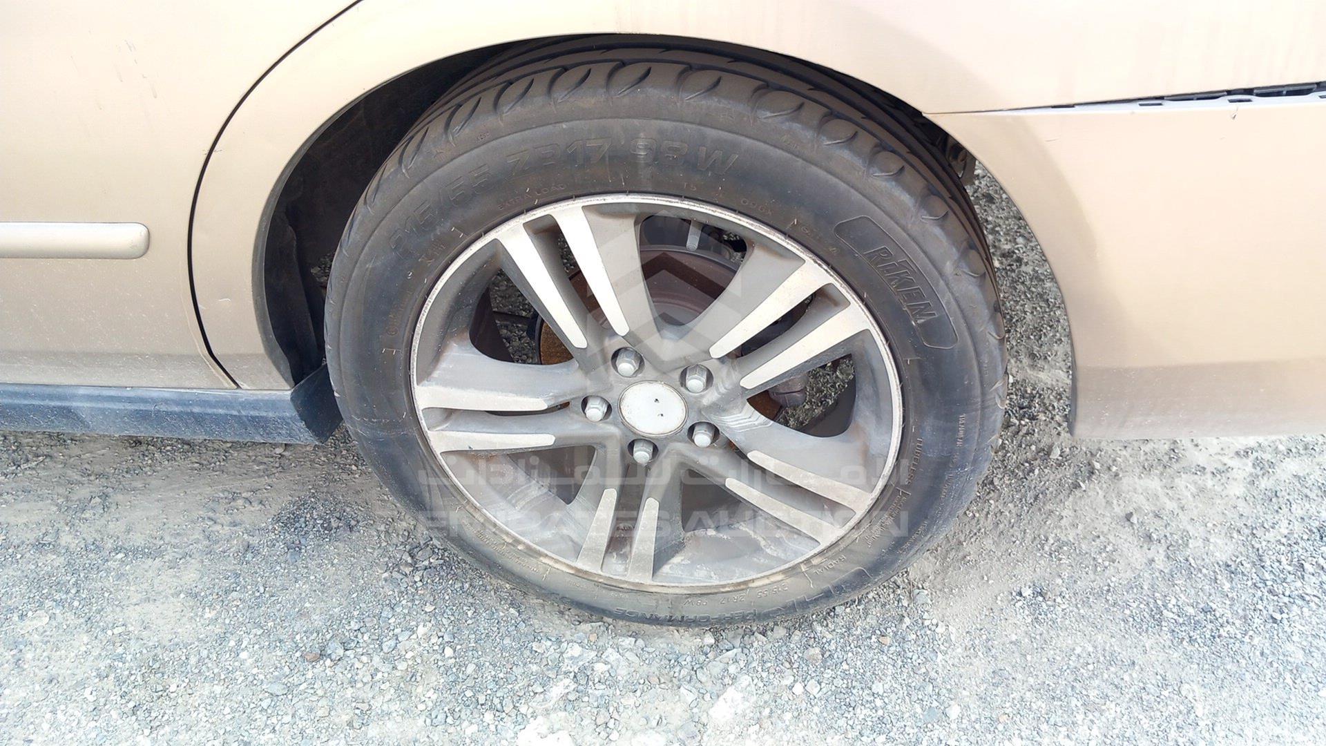 2005 HONDA ACCORD VIN: JHMCM56585C401155