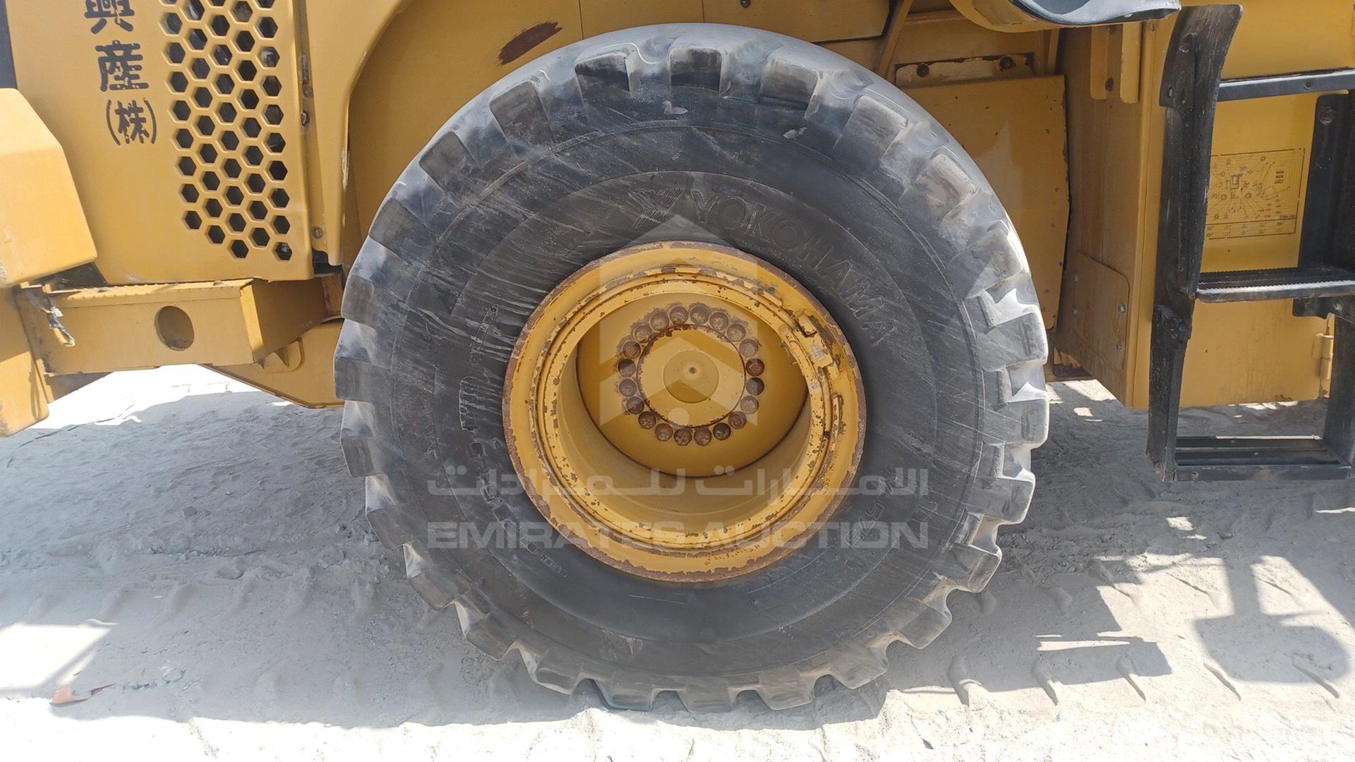 2017 CATERPILLAR --- VIN: CAT0962KVFLL00236