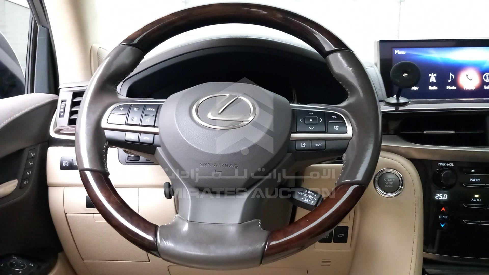 2016 LEXUS LX 570 VIN: JTJHY00WXG4203252