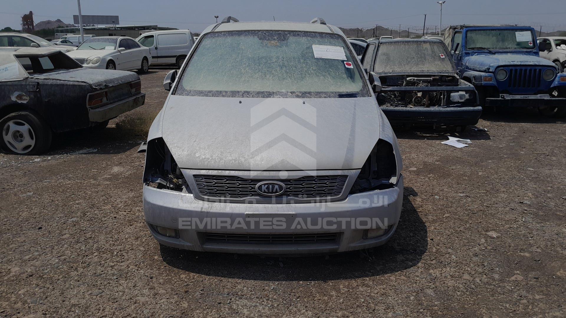 2011 KIA CARNIVAL VIN: KNAMH8172B6368472