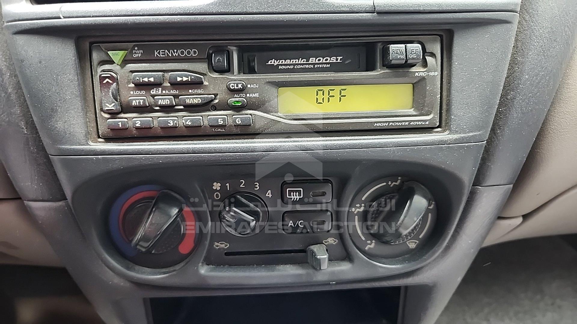 2003 NISSAN SUNNY VIN: JN1FN61S53W008582