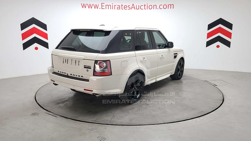SALLSAAE4AA233314 Auction: EmiratesAuction Lot: 409182 SALLSAAE4AA233314 Range Rover Sport 2010 BLACK Photo 12
