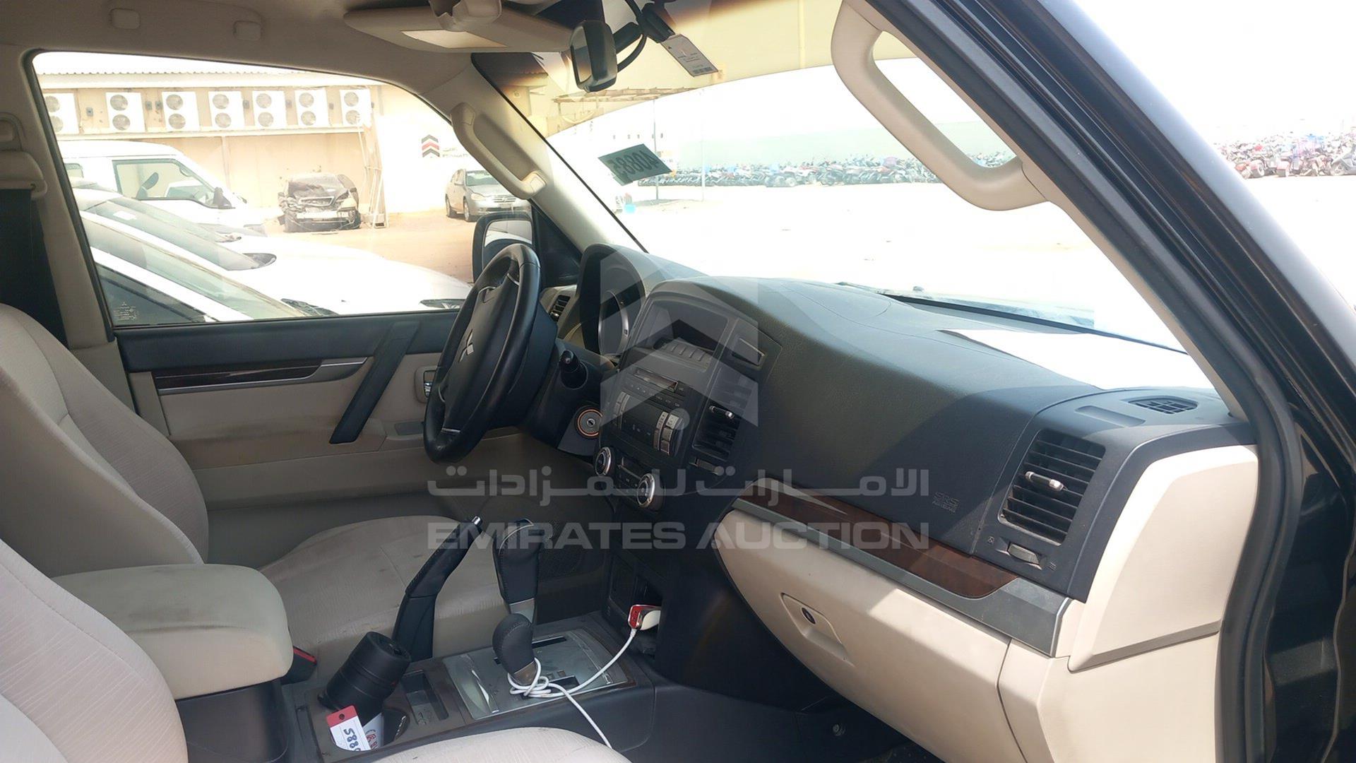 2010 MITSUBISHI PAJERO VIN: JMYLRV95WAJ715031