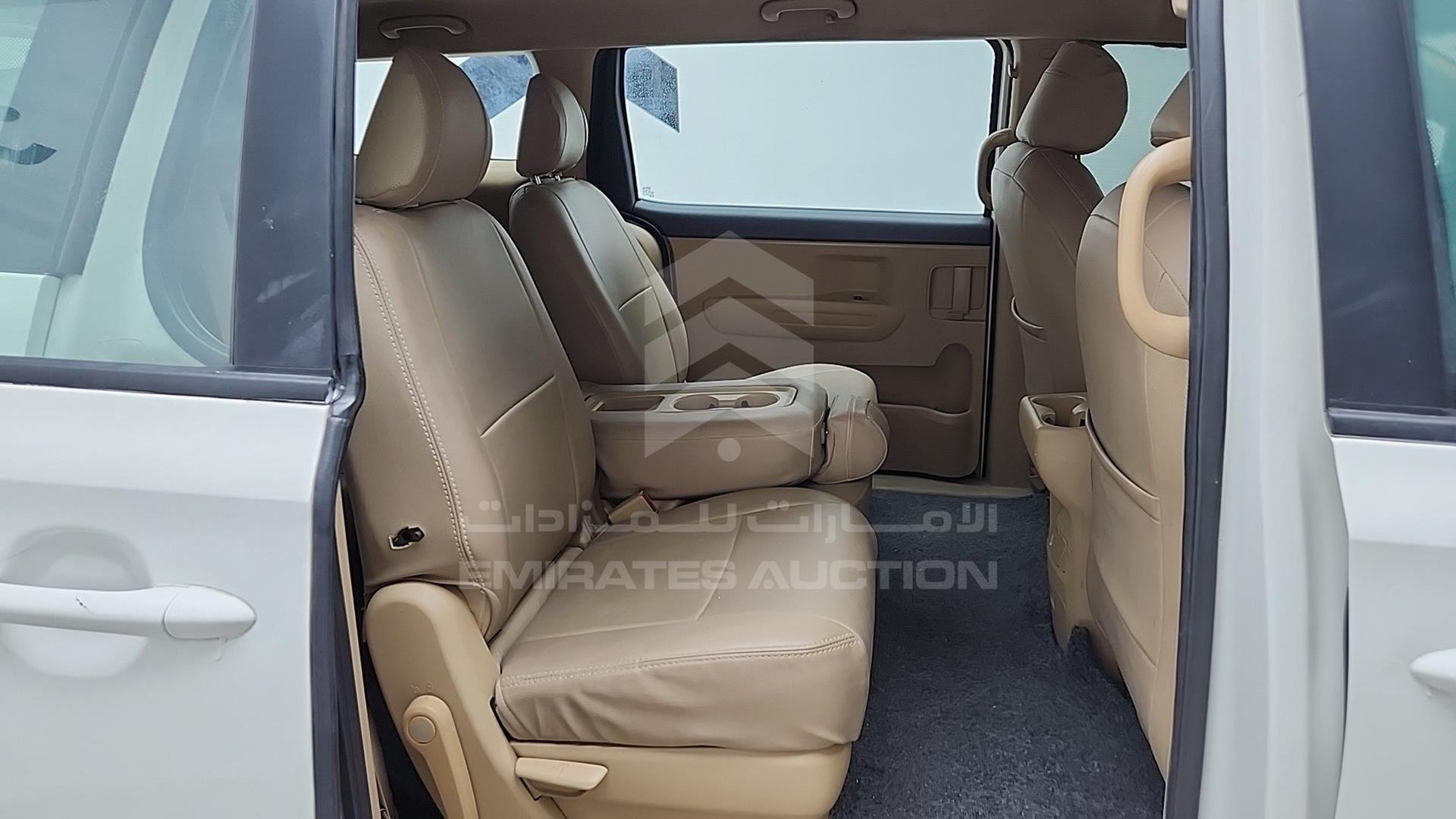 2018 KIA CARNIVAL VIN: KNAMB8120J6412148