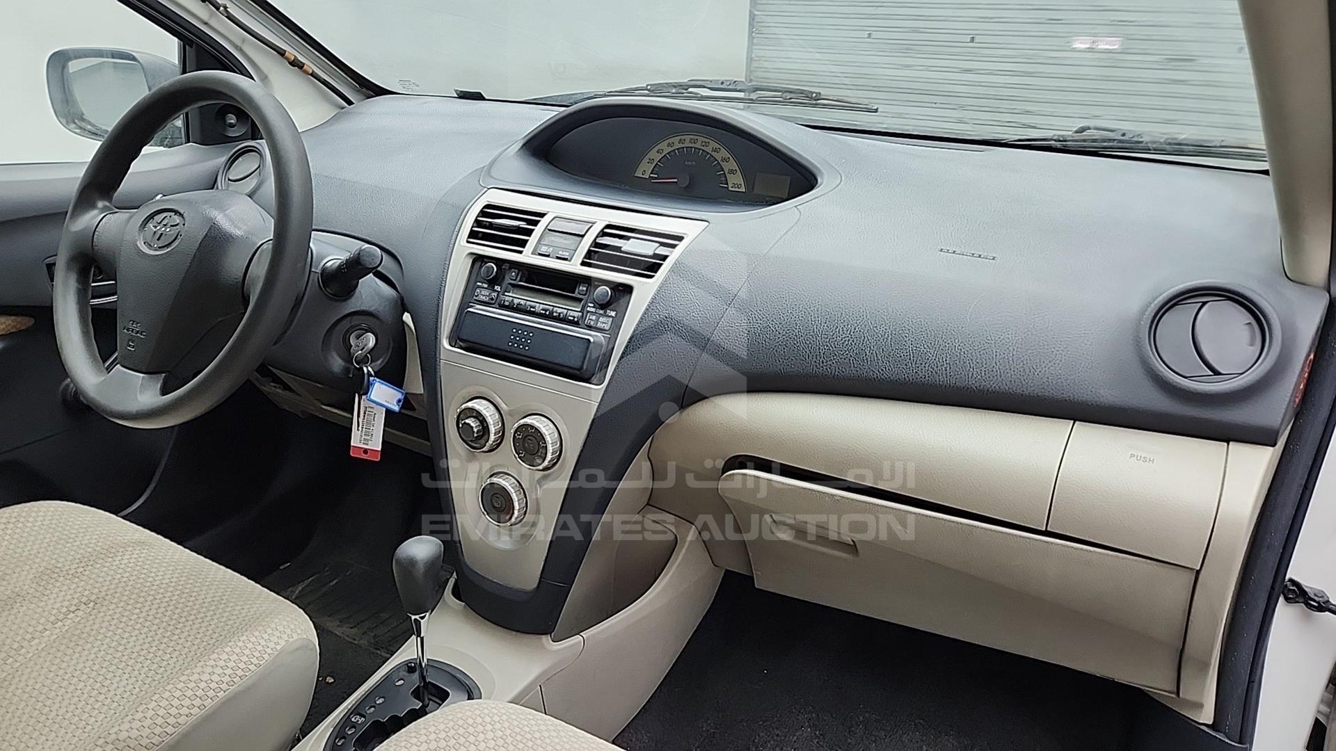 2008 TOYOTA YARIS VIN: JTDBW923X84010154