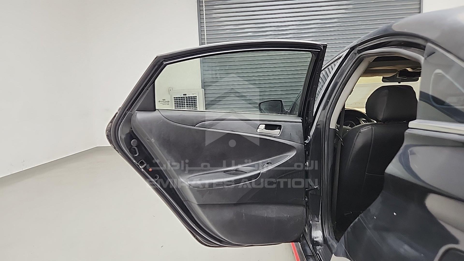 2012 HYUNDAI SONATA VIN: KMHEB41C0CA288080
