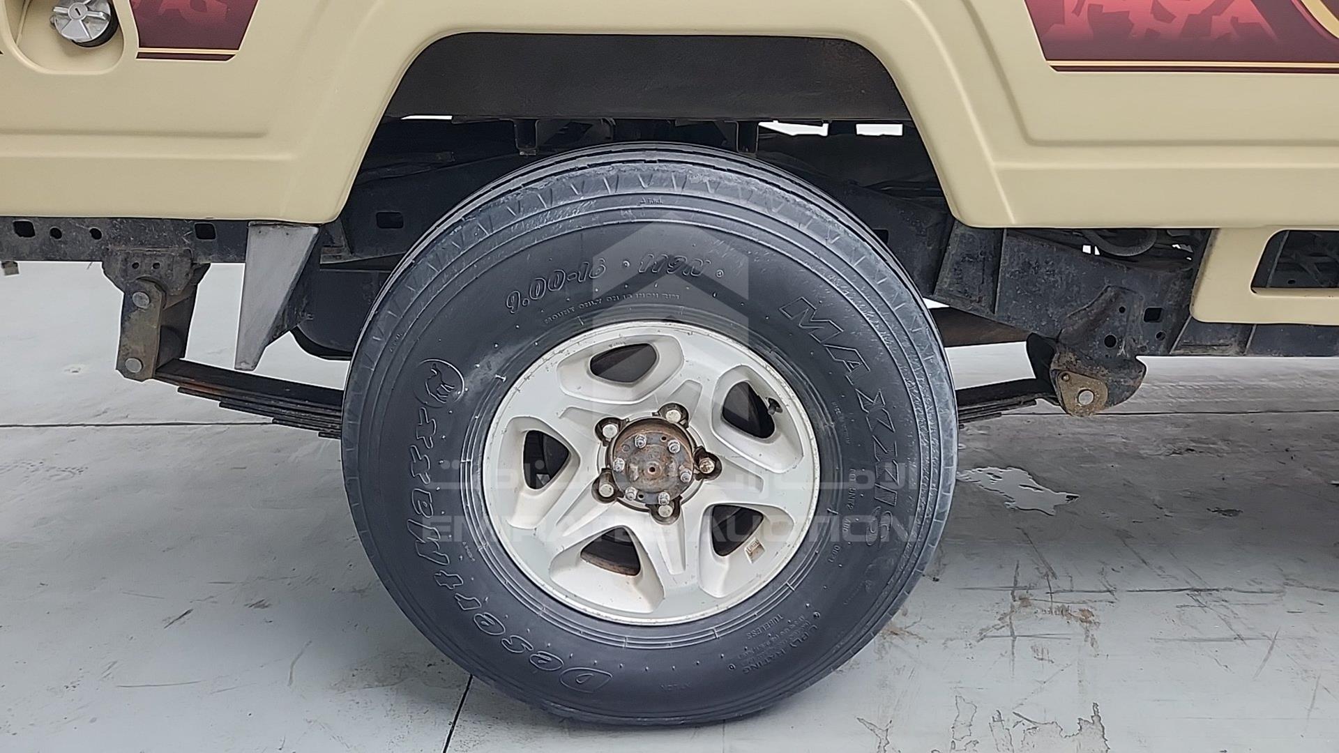 2013 TOYOTA LAND CRUISER VIN: JTFLU73J1D4546021