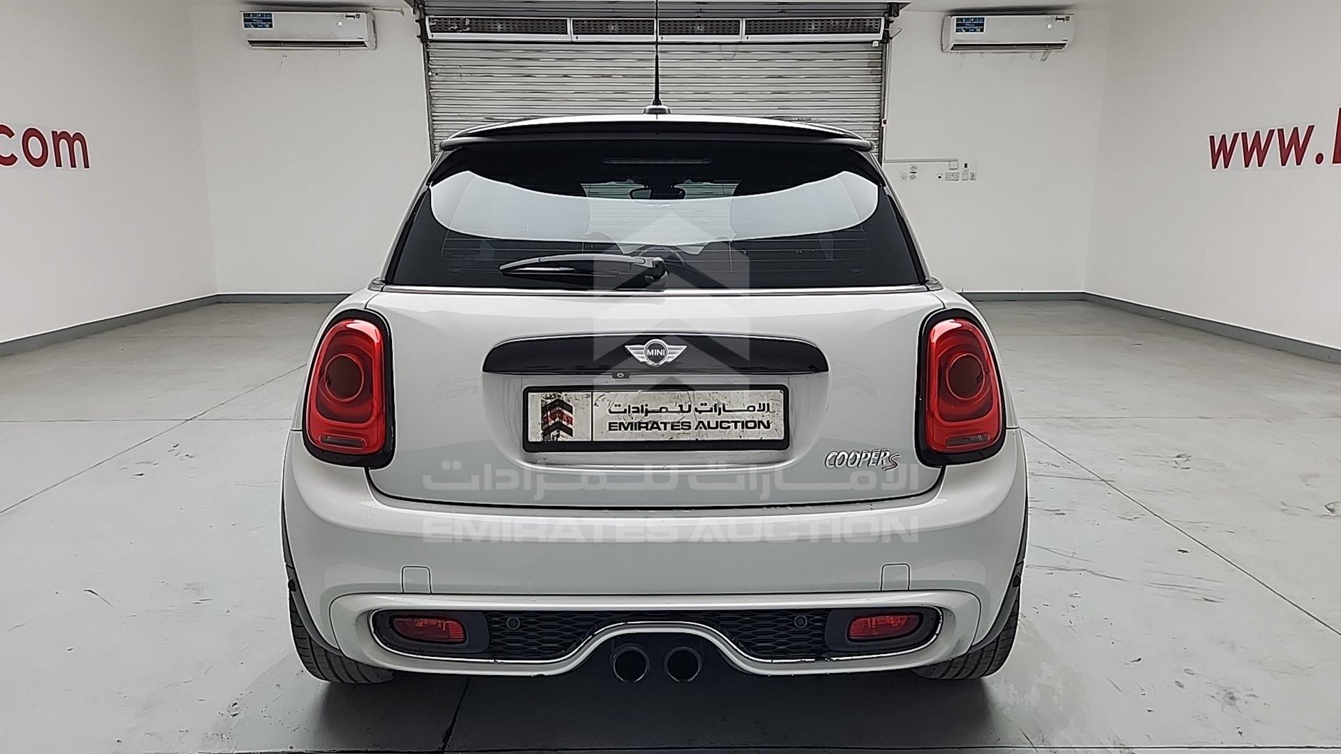 2016 MINI COOPER VIN: WMWXM7107G2A84830