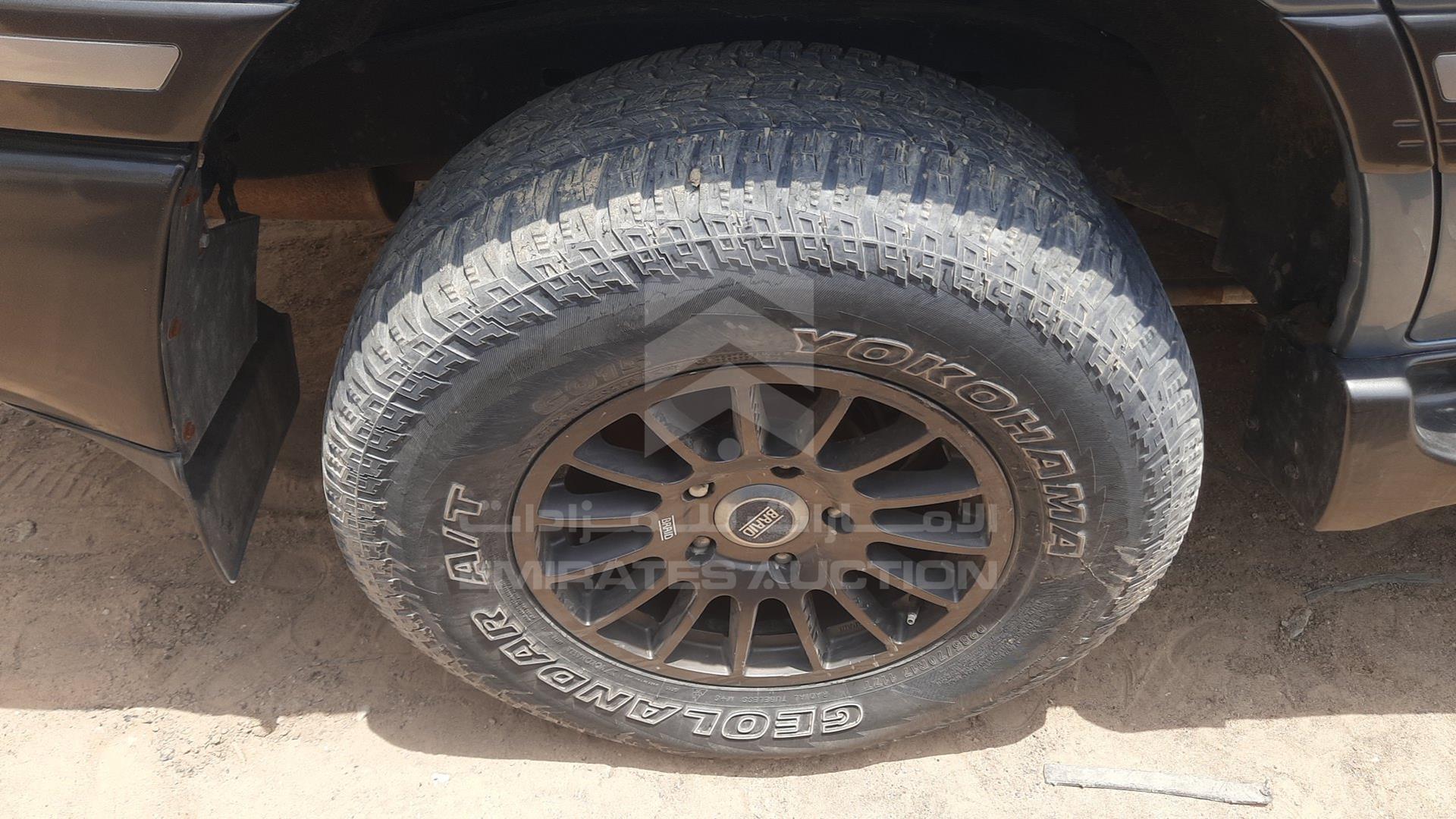 2005 TOYOTA LAND CRUISER VIN: JTEHT05J852069778