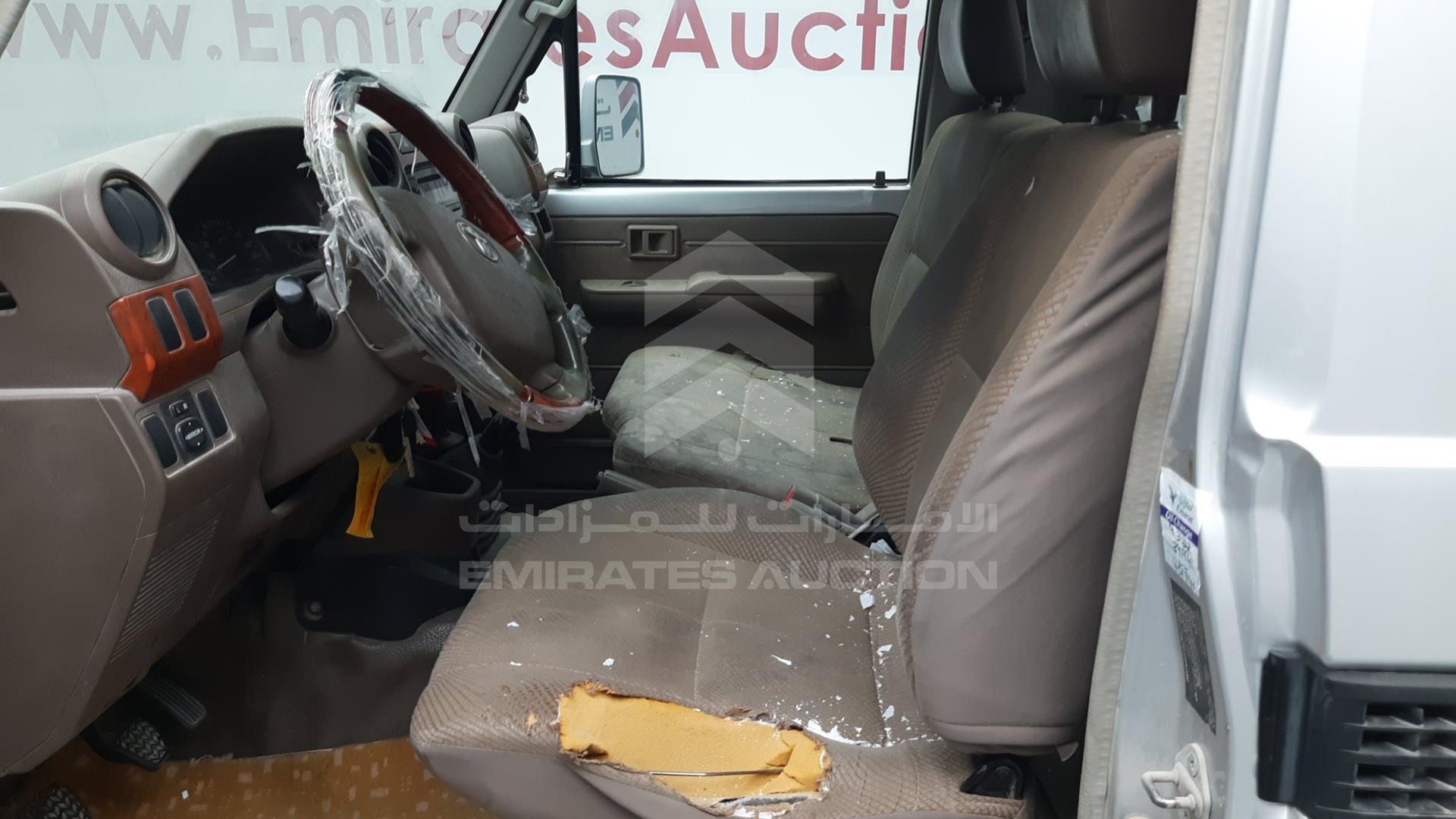 2012 TOYOTA LAND CRUISER VIN: JTFLU73J6C4521887
