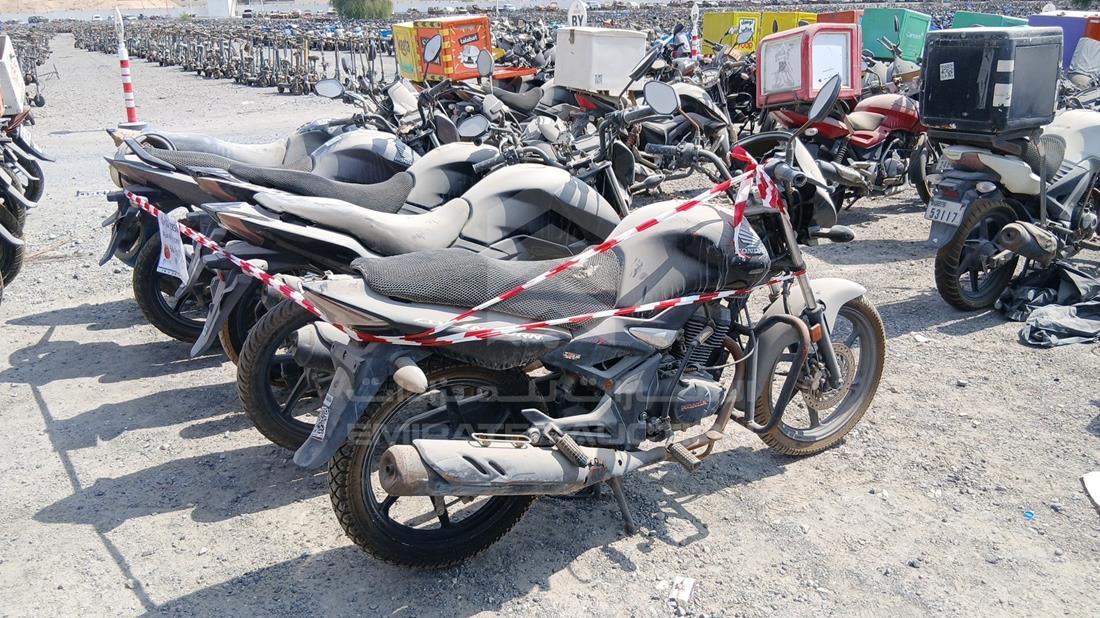 5 Motorbikes — Rear Right Angle — Photo 10