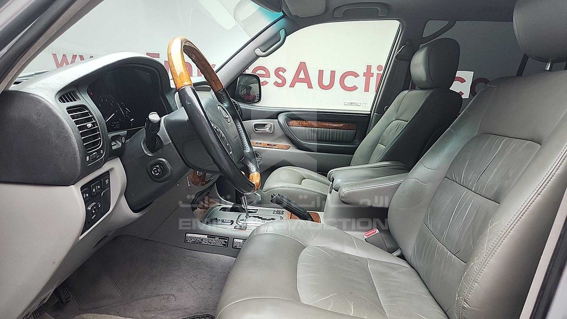 2005 LEXUS LX 470 VIN: JTJHT00W953550346