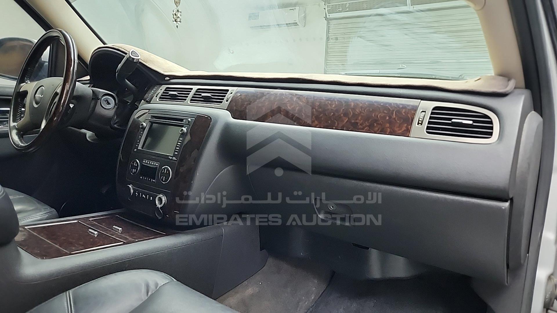 2011 GMC YUKON VIN: 1GKS2EEF0BR354052