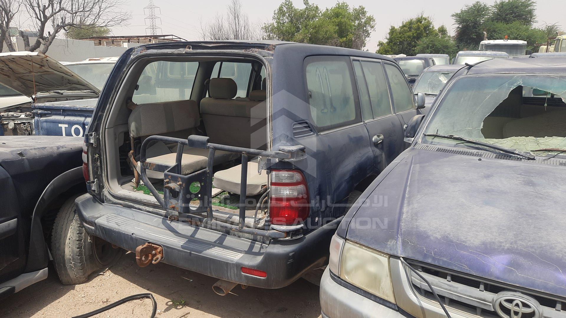 2004 TOYOTA LAND CRUISER VIN: JTECB09J443013434