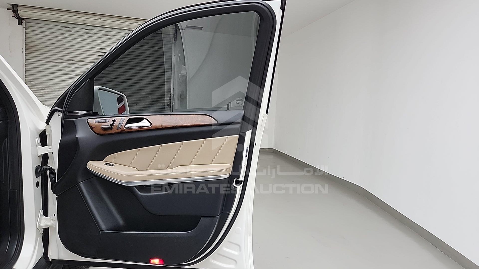 2015 MERCEDES GL 550 VIN: 4JGDF7DE7FA508690