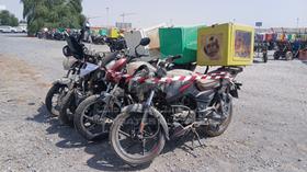4 Motorbikes — الزاوية الأمامية اليسرى — صورة 6 — صورة مصغرة
