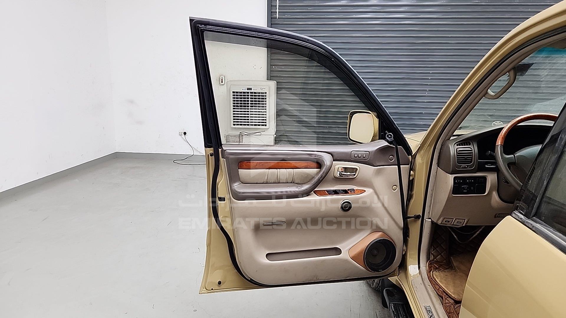 1999 LEXUS LX 470 VIN: JT6HT00W7Y0087848