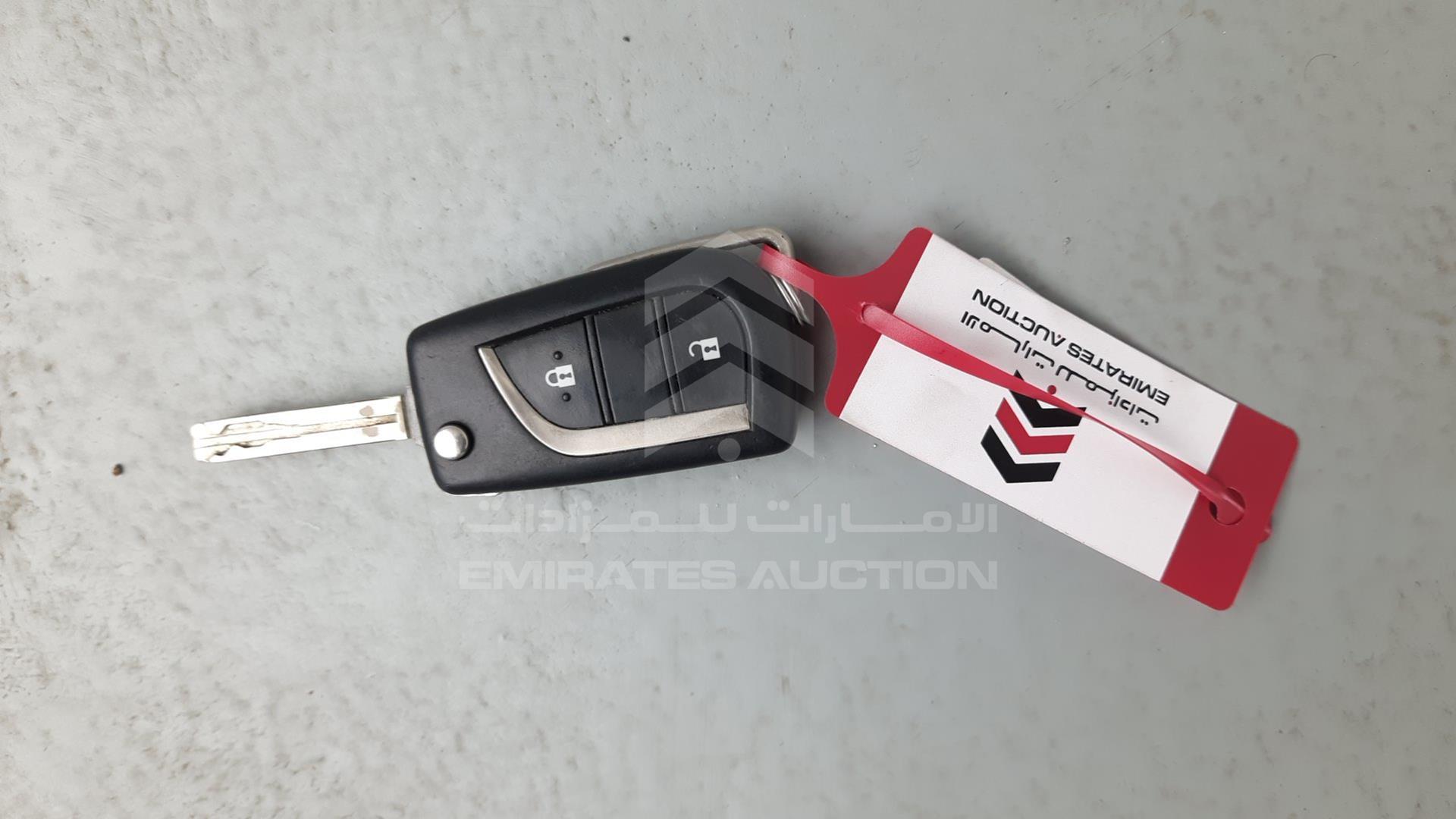 2017 TOYOTA HILUX VIN: MR0DB8CD2H0115737