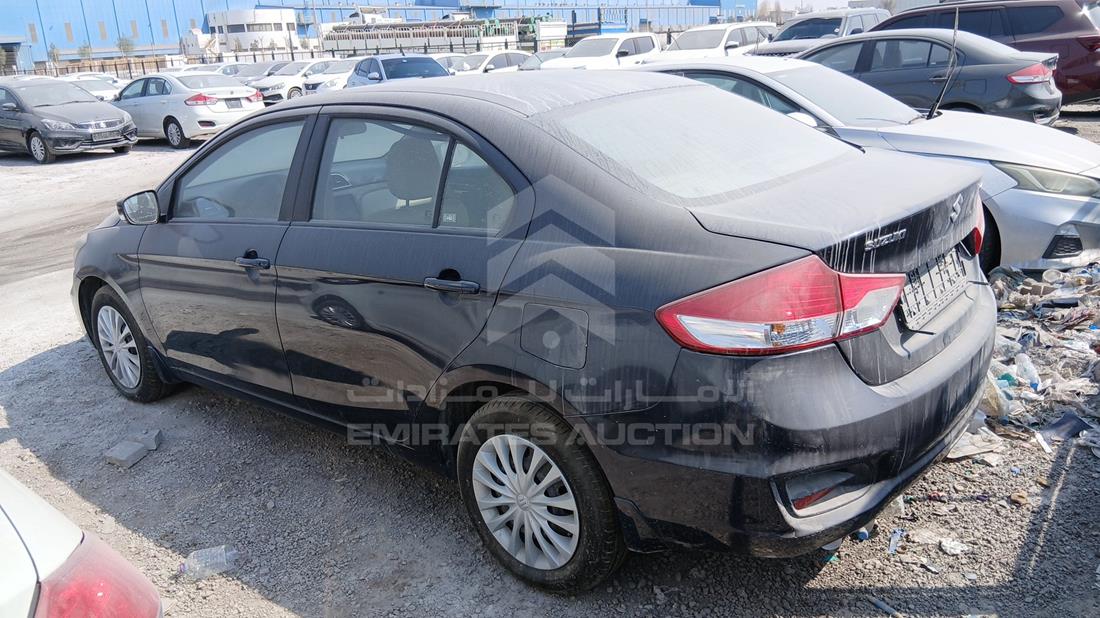 سوزوكي سياز 2023 — الزاوية الخلفية اليسرى — صورة 7