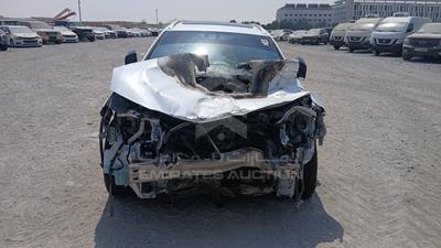 لكزس يو اكس 200 2020