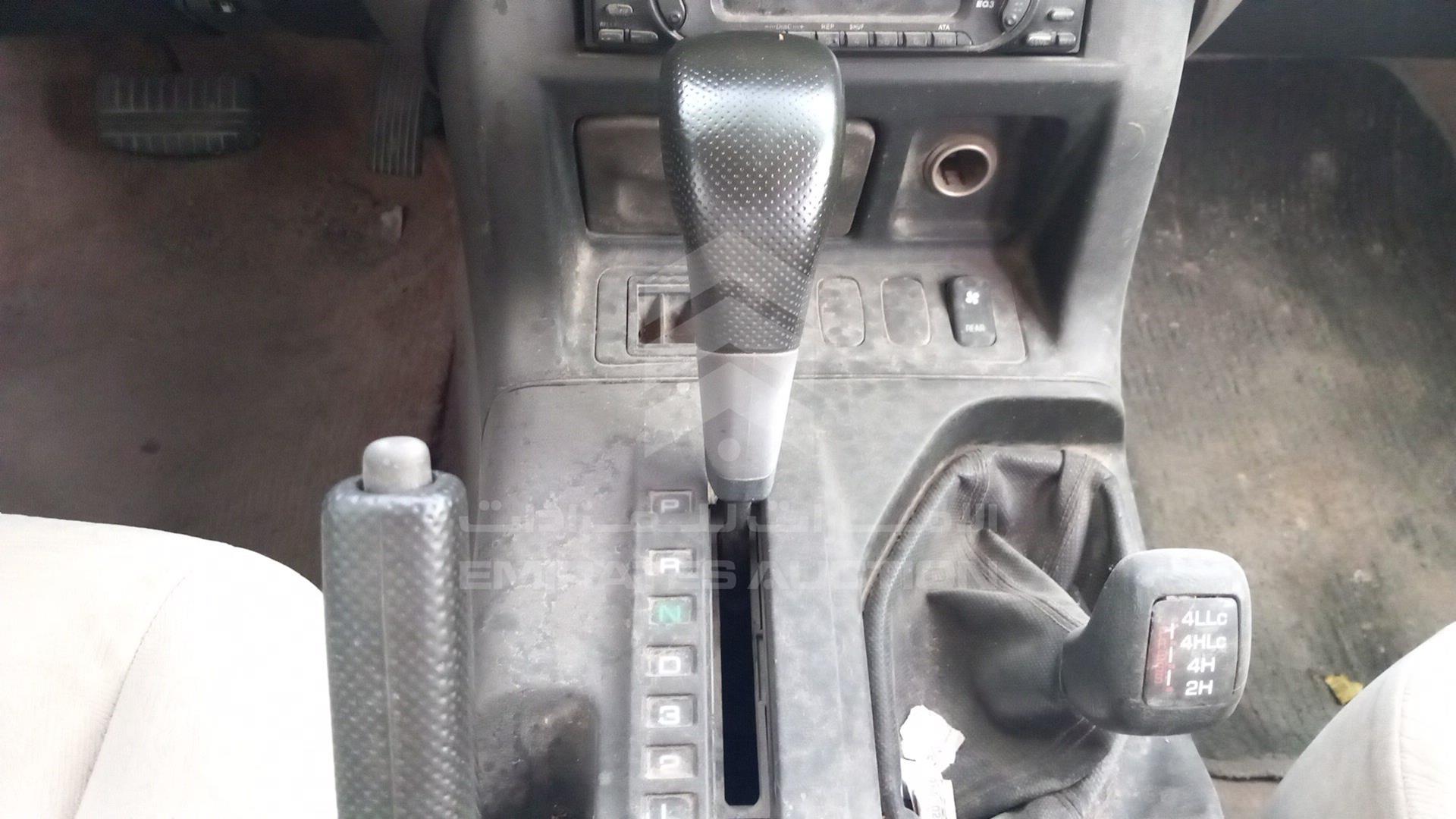 2001 MITSUBISHI PAJERO VIN: JMYLRV73W1J702736